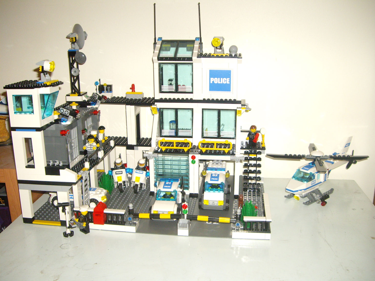 biggest lego police station